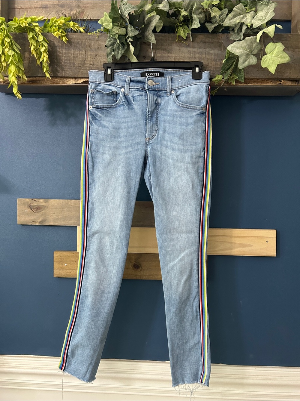 Express HRAnkle Jeans 6R rainbow stripe detail 6 EUC